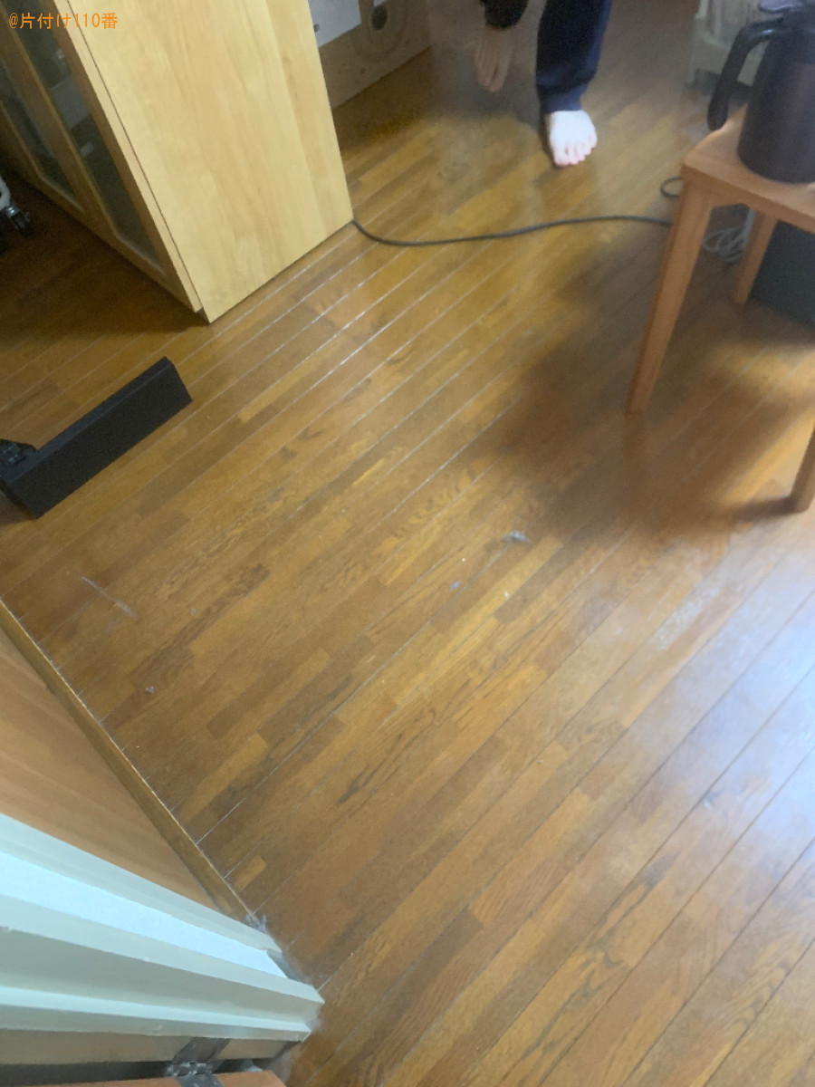 シングルベッドマットレス、ローテーブル、布団、カーペット等の回収